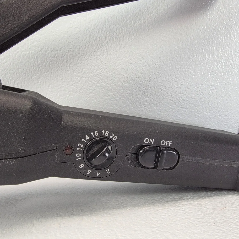 Vidal Sassoon‎ Professional Ceramic Hair Straightener Flat Iron Gold Plates 1